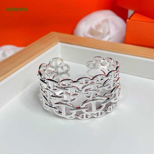 hemrres designer bracelet new fashion simple and personalized design wide plate pig nose opening made of subgold material high end gold brac, Black
hemrres designer bracelet new fashion simple and personalized design wide plate pig nose opening made of subgold material high end gold brac, Black