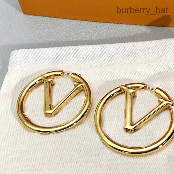 fashion gold hoop earrings for lady women party wedding lovers gift engagement jewelry for bride stud, Golden;silver
fashion gold hoop earrings for lady women party wedding lovers gift engagement jewelry for bride stud, Golden;silver