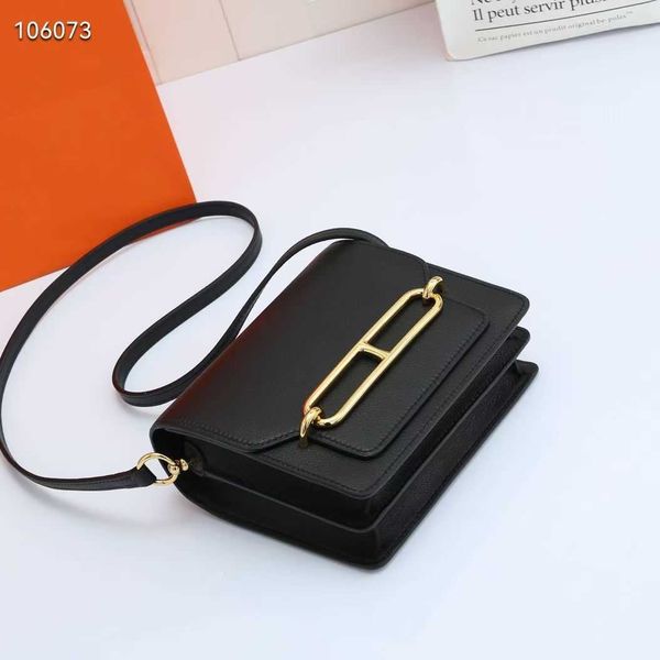 roulis designer bag luxury shoulder bags fully handmade pig nose bag with chain straps crossbody evercolor lychee pattern real cowhide small
roulis designer bag luxury shoulder bags fully handmade pig nose bag with chain straps crossbody evercolor lychee pattern real cowhide small