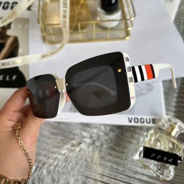 small box new 2023 sunglasses male polarized ink female mirror live broadcast, White;black
small box new 2023 sunglasses male polarized ink female mirror live broadcast, White;black