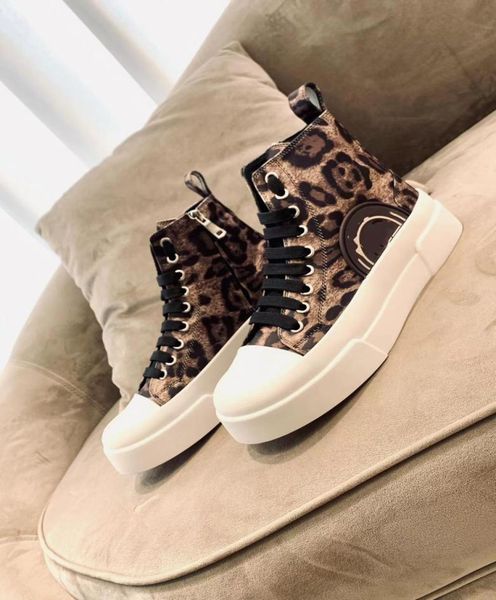 2022 casual shoes designer rick boots men women sneakers high owen booties with box2610520, Black
2022 casual shoes designer rick boots men women sneakers high owen booties with box2610520, Black
