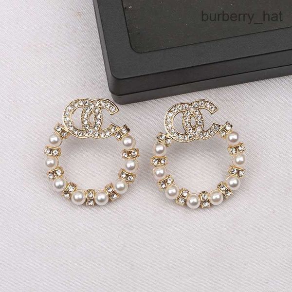 6 style 18k gold plated 925 silver luxury brand designers letters stud famous women round crystal rhinestone pearl earring wedding party jew, Golden;silver
6 style 18k gold plated 925 silver luxury brand designers letters stud famous women round crystal rhinestone pearl earring wedding party jew, Golden;silver