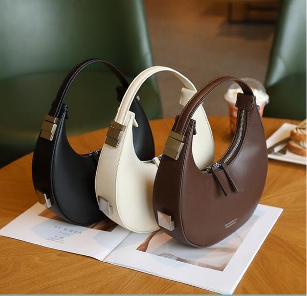 2023 new designer female crescent bag underarm bag half circle moon bag one shoulder portable leather female bag
2023 new designer female crescent bag underarm bag half circle moon bag one shoulder portable leather female bag