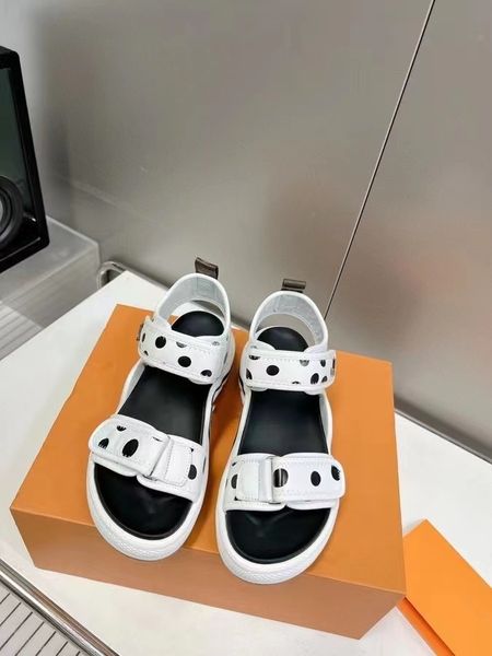 2023 women sandals designer shoes casual slippers new outer wear printed buckle flat sandals indoor and outdoor shoes designer women sandals, Black
2023 women sandals designer shoes casual slippers new outer wear printed buckle flat sandals indoor and outdoor shoes designer women sandals, Black