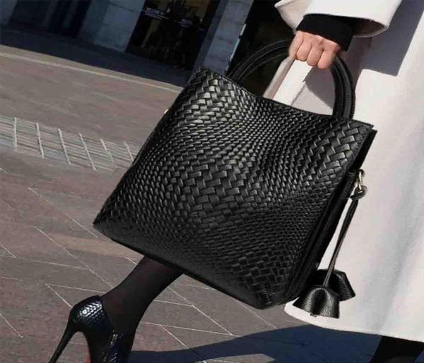 evening bags motingsome minimalism fashion women bucket bag luxury genuine leather handbags and purses soft calfskin casual tote b2818214
evening bags motingsome minimalism fashion women bucket bag luxury genuine leather handbags and purses soft calfskin casual tote b2818214