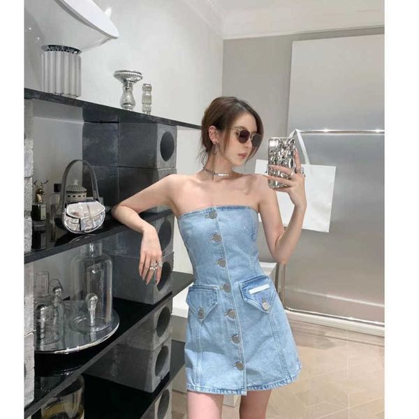 23ss women dress womens designer clothing summer dresses vintage wash water breast rub button denim dress womens clothing a1, Black;gray
23ss women dress womens designer clothing summer dresses vintage wash water breast rub button denim dress womens clothing a1, Black;gray