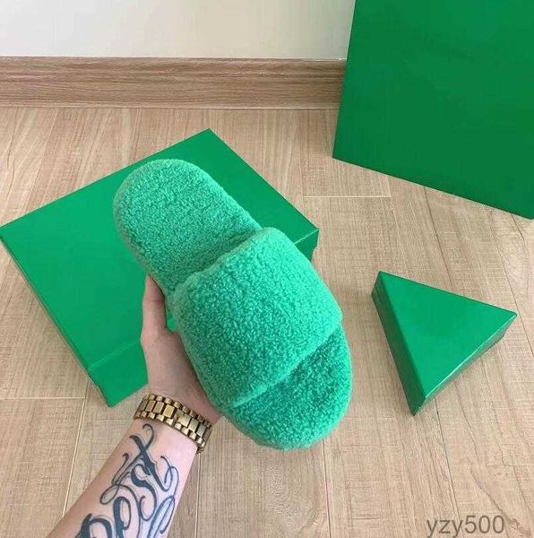 womens thick-soled slippers classic solid color fluffy plush slides women winter woollen plush sandal fashion lady luxury leisure slipper 42, Black
womens thick-soled slippers classic solid color fluffy plush slides women winter woollen plush sandal fashion lady luxury leisure slipper 42, Black