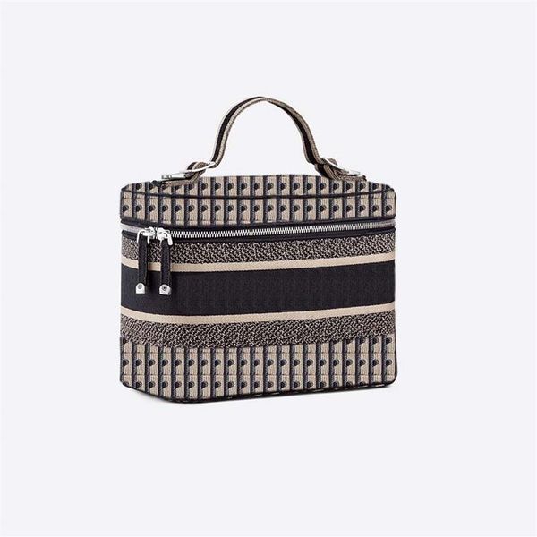 high-quality cosmetic bag ladies luxury designer travel girl single shoulder luggage tote bags old flower with carton dust-proof p227w
high-quality cosmetic bag ladies luxury designer travel girl single shoulder luggage tote bags old flower with carton dust-proof p227w