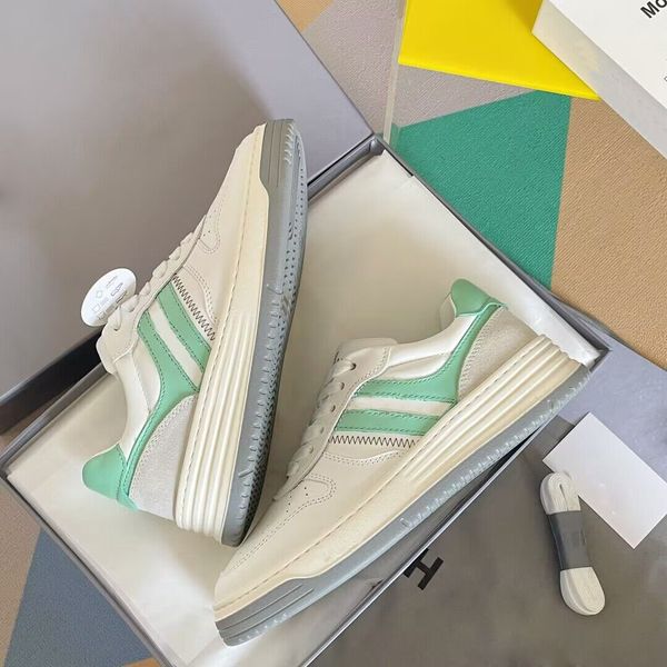 luxury 23s/s h630 men smooth leather sneakers shoes famous brands extra-light eva shaded stripes trainers men's casual walking eu35-46., Black
luxury 23s/s h630 men smooth leather sneakers shoes famous brands extra-light eva shaded stripes trainers men's casual walking eu35-46., Black