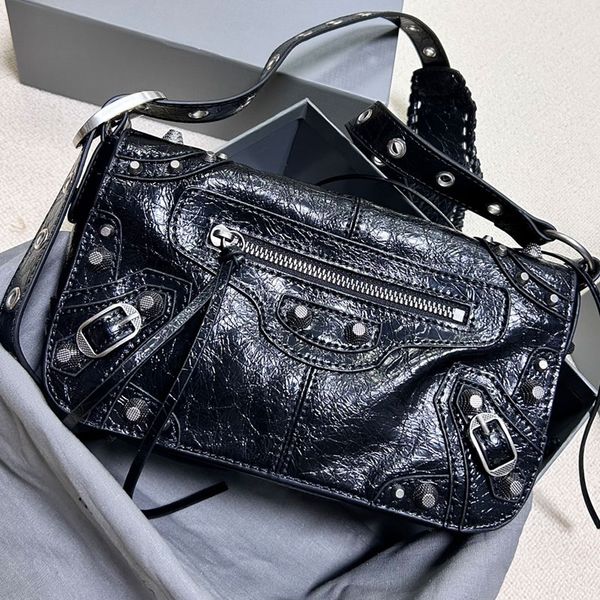 men's postman bag messenger bags crossbody shoulder purse black genuine leather flap handbag cowhide zipper open pouch internal zipper
men's postman bag messenger bags crossbody shoulder purse black genuine leather flap handbag cowhide zipper open pouch internal zipper