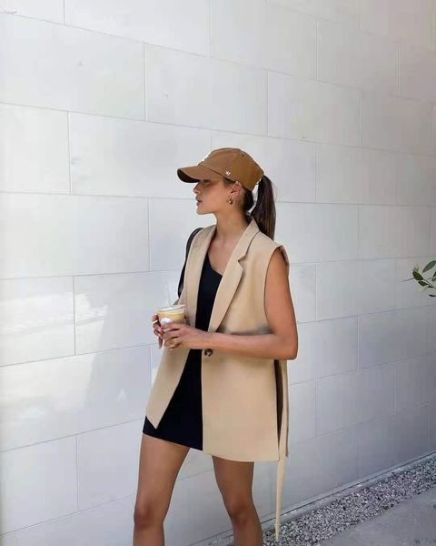 vests xikom 2021 summer women casual khaki side slit v neck onebutton vest female vintage waistcoat sleeveless ladies chic top, Black;white
vests xikom 2021 summer women casual khaki side slit v neck onebutton vest female vintage waistcoat sleeveless ladies chic top, Black;white
