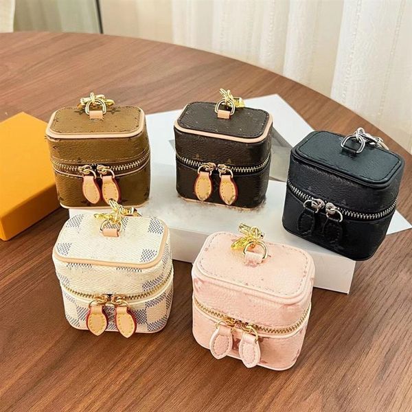 limited edition plaid key wallets luxury brand yellow letter leather mini box bags with key chain men women zip coin purses1874, Red;blue
limited edition plaid key wallets luxury brand yellow letter leather mini box bags with key chain men women zip coin purses1874, Red;blue