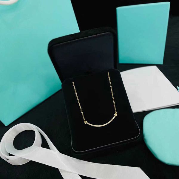 tiffy smile necklace high end silver face pendant light luxury clavicle chain plated with 18k gold full diamond band, Black
tiffy smile necklace high end silver face pendant light luxury clavicle chain plated with 18k gold full diamond band, Black