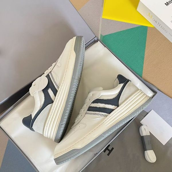 h630 men smooth leather sneaker shoes famous brands extra-light eva shaded stripes trainers men's comfort casual walking eu35-46.box, Black 
h630 men smooth leather sneaker shoes famous brands extra-light eva shaded stripes trainers men's comfort casual walking eu35-46.box, Black