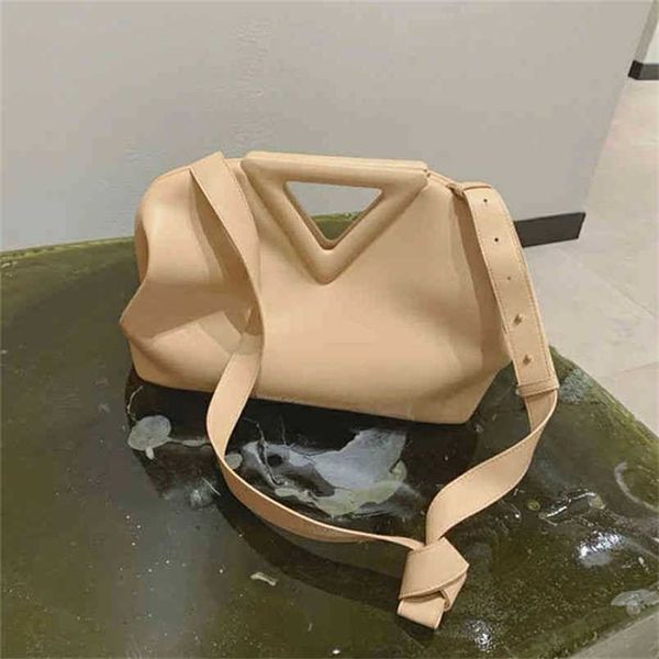 designer bottegas bags venetas handbag color inverted triangle cloud leather shoulder messenger portable dumpling with logokzly with logo
designer bottegas bags venetas handbag color inverted triangle cloud leather shoulder messenger portable dumpling with logokzly with logo