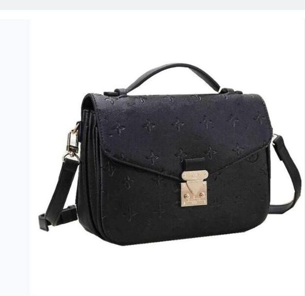 luxurys designers bags crossbodys women handbag messenger bags oxidizing leather metis elegant shoulder bags crossbody bag shopping totes
luxurys designers bags crossbodys women handbag messenger bags oxidizing leather metis elegant shoulder bags crossbody bag shopping totes