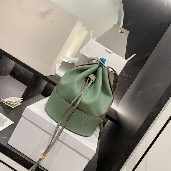 2021 luxury designer backpack bucket bag handbag fashion leather zipper outerbag solid color186e
2021 luxury designer backpack bucket bag handbag fashion leather zipper outerbag solid color186e