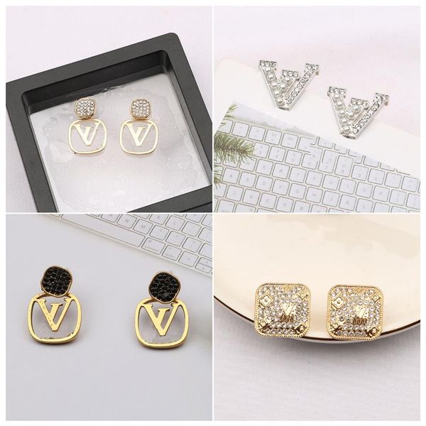 luxury women 18k gold plated designer ear stud earrings brand designers geometry letters crystal rhinestone earring wedding party 2709, Golden;silver
luxury women 18k gold plated designer ear stud earrings brand designers geometry letters crystal rhinestone earring wedding party 2709, Golden;silver