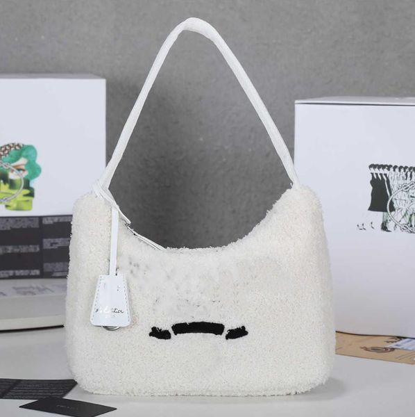 designer new luxury fashion shoulder bags re-edition handbag messenger soft terry fabric women mini totes
designer new luxury fashion shoulder bags re-edition handbag messenger soft terry fabric women mini totes