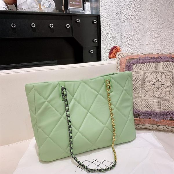 woman classic quilt fashion tote bag portable designer bag lady handbag luxury wallet crossbody 19 channe totes twocolor chain sho303d
woman classic quilt fashion tote bag portable designer bag lady handbag luxury wallet crossbody 19 channe totes twocolor chain sho303d