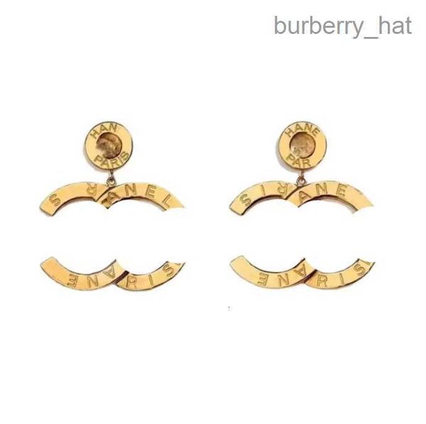 2021 fashion style drop earring smooth in 18k gold plated words shape for women wedding jewelry gift with, Golden;silver
2021 fashion style drop earring smooth in 18k gold plated words shape for women wedding jewelry gift with, Golden;silver