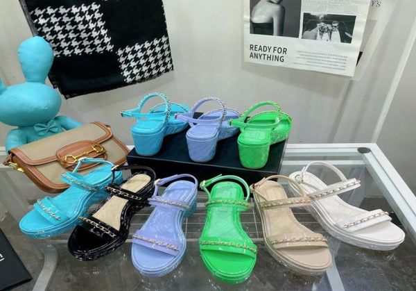 2021 aaaaaluxury sandals women slipper men slides leather sandal womens hook loop casual shoes 3541 with black box and dust ba8380559
2021 aaaaaluxury sandals women slipper men slides leather sandal womens hook loop casual shoes 3541 with black box and dust ba8380559
