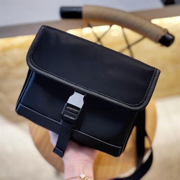 designers men's luxurys retro messenger belt bag woman messenger bags purse business fashion style size 20 17cm2565
designers men's luxurys retro messenger belt bag woman messenger bags purse business fashion style size 20 17cm2565