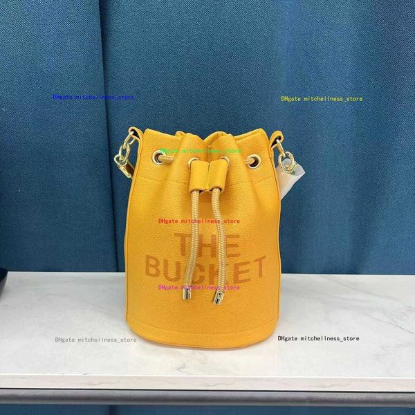 2023 designer bag men women shoulder bag solid interior compartment bucket multiple colors letter handbags travel style totes sac
2023 designer bag men women shoulder bag solid interior compartment bucket multiple colors letter handbags travel style totes sac
