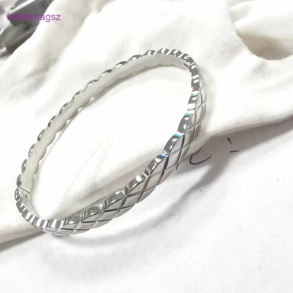 original bangle hermss ins letter titanium steel bracelet minimalist style has 5qz4 4 with logo l0ug, Black
original bangle hermss ins letter titanium steel bracelet minimalist style has 5qz4 4 with logo l0ug, Black