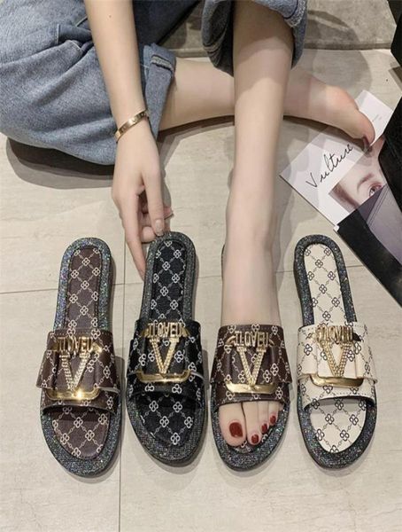 famous women039 s sandals indoor slippers highquality letter button decoration flat beach ladies sandals shoe5566730, Black
famous women039 s sandals indoor slippers highquality letter button decoration flat beach ladies sandals shoe5566730, Black