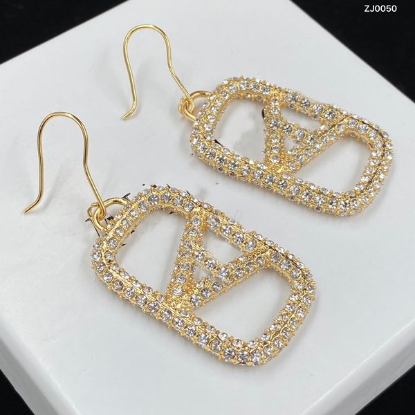 earring designers design studs for women with gold heart shaped pearl crystal gold double v letters 925s silver jewelry, Golden;silver
earring designers design studs for women with gold heart shaped pearl crystal gold double v letters 925s silver jewelry, Golden;silver
