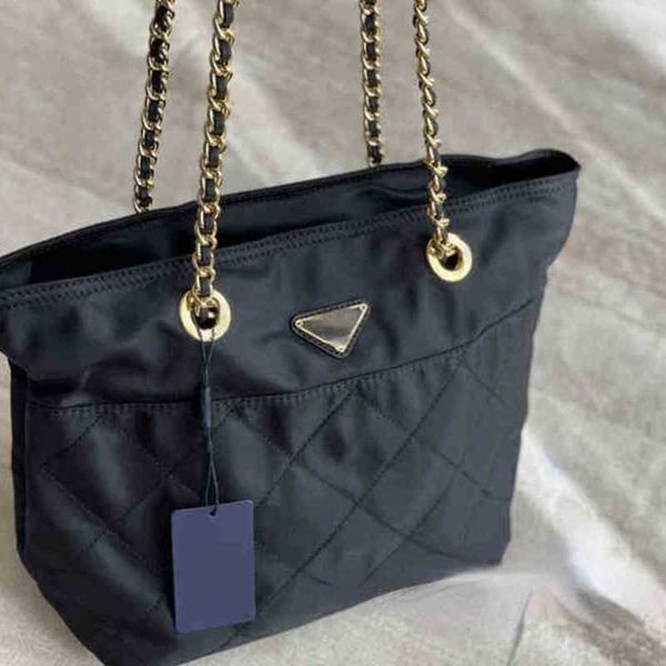 shoulder bags evening bag shoulder bags women large capacity clutch shopping brand designer purse airport tote weekender traveling handbag 1
shoulder bags evening bag shoulder bags women large capacity clutch shopping brand designer purse airport tote weekender traveling handbag 1