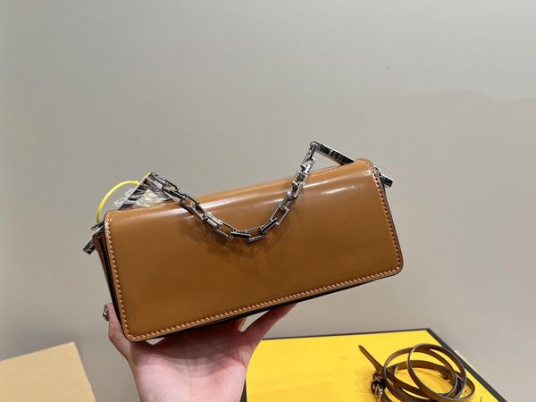 7a sight classic shoulder bag shiny leather women's flap buckle opening classic chain handle designer metal logo luxury bag id michafl_
7a sight classic shoulder bag shiny leather women's flap buckle opening classic chain handle designer metal logo luxury bag id michafl_