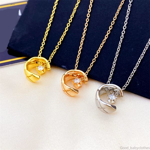 Luxury Brand Designer Necklaces Rhombic pineapple Pendant Necklace Choker Chain Jewelry Womens Accessories Gifts
Luxury Brand Designer Necklaces Rhombic pineapple Pendant Necklace Choker Chain Jewelry Womens Accessories Gifts