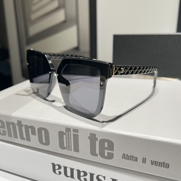 2023 eyewear glasses luxury designer sunglasses full frame protection eye protection type glasses couple style, White;black
2023 eyewear glasses luxury designer sunglasses full frame protection eye protection type glasses couple style, White;black