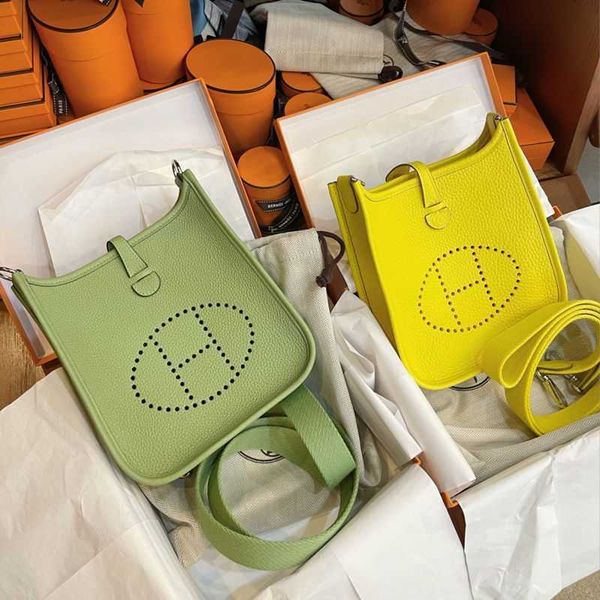 herms bags luxury evelyn bags genuine leather mini hollowed out bucket bag new layer cowhide one shoulder crossbody mobile phone bag for wom
herms bags luxury evelyn bags genuine leather mini hollowed out bucket bag new layer cowhide one shoulder crossbody mobile phone bag for wom