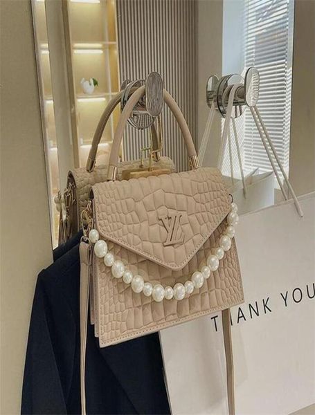 2023 new brand fashion luxurys designers women sliver chain crossbody bag leather handbag tote ladies flip cover diagonal shoulder7999207
2023 new brand fashion luxurys designers women sliver chain crossbody bag leather handbag tote ladies flip cover diagonal shoulder7999207