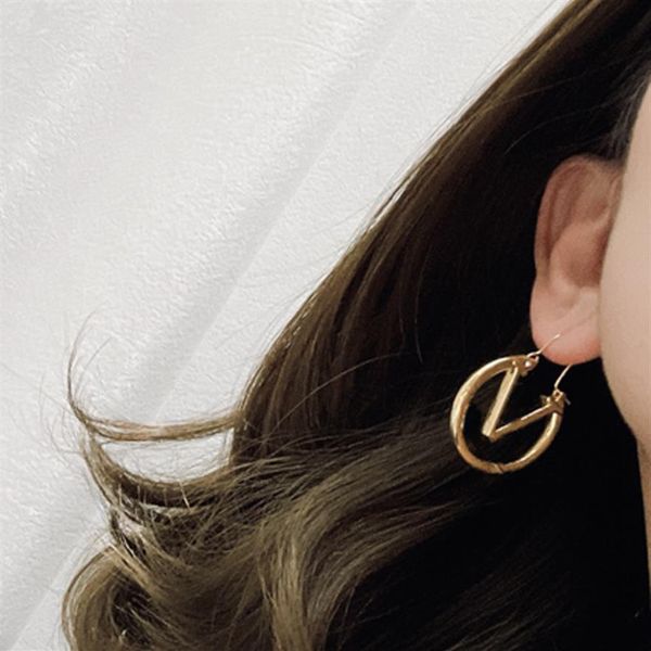 women hoop earrings 925 silver designer earring fashion big circle simple earring jewelry luxurys letter studs hoops 238k, Golden;silver
women hoop earrings 925 silver designer earring fashion big circle simple earring jewelry luxurys letter studs hoops 238k, Golden;silver