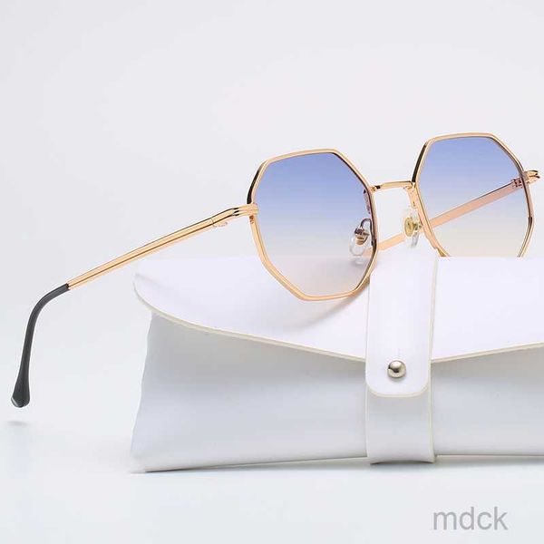 sunglasses brand design 2023 new fashion polygonal metal sunglasses retro ladies classic trend luxury driving travel eyewear uv400, White;black
sunglasses brand design 2023 new fashion polygonal metal sunglasses retro ladies classic trend luxury driving travel eyewear uv400, White;black