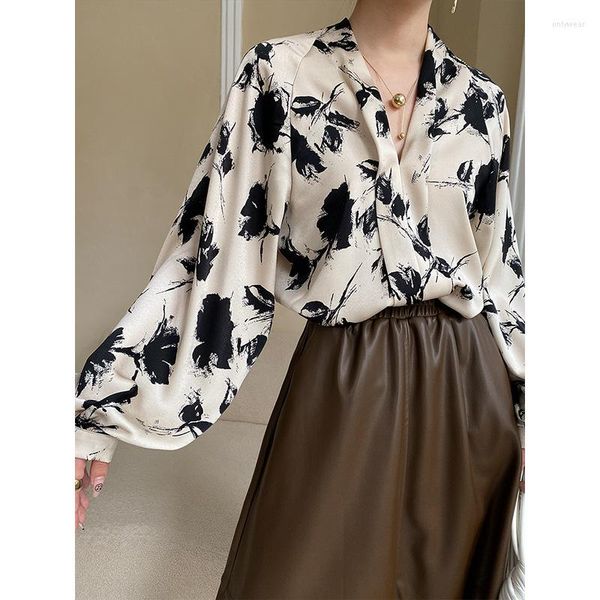 Women's Blouses 2023 Early Spring Chinese Ink Lantern Sleeve V-neck Satin Shirt Draping Effect, Sky blue
Women's Blouses 2023 Early Spring Chinese Ink Lantern Sleeve V-neck Satin Shirt Draping Effect, Sky blue