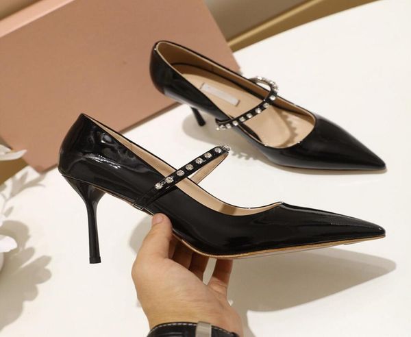 2022 fashion luxury designer sandals ladies summer party dress shoes high heels pointed toe vamp stitched crystal with box8207372, Black
2022 fashion luxury designer sandals ladies summer party dress shoes high heels pointed toe vamp stitched crystal with box8207372, Black