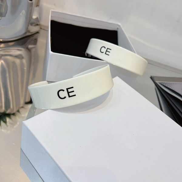 with box cel luxury women headbands 2022 acrylic hairjewelry white color simple headband girls sports hair hoop dauily wear good quality, Silver
with box cel luxury women headbands 2022 acrylic hairjewelry white color simple headband girls sports hair hoop dauily wear good quality, Silver