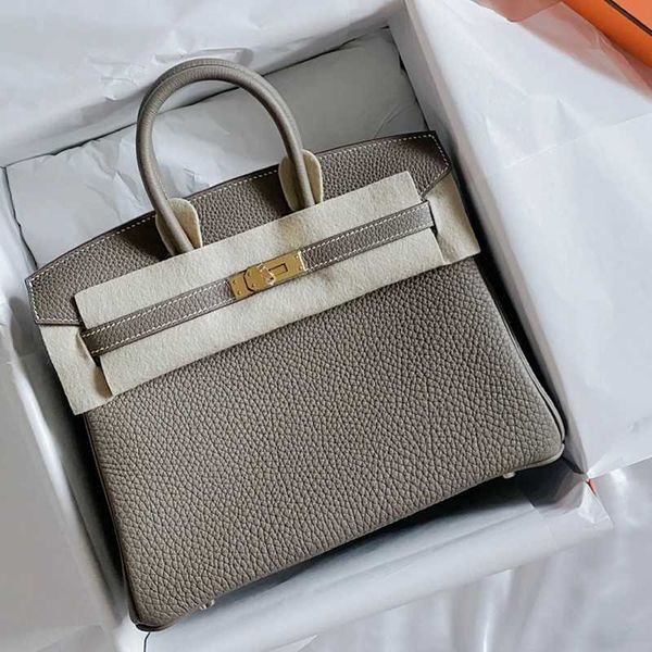 designer bag herms tote bag shoulder bag crossbody bag new bag portable lychee grain layer cow leather bag versatile high-capacity commuter
designer bag herms tote bag shoulder bag crossbody bag new bag portable lychee grain layer cow leather bag versatile high-capacity commuter