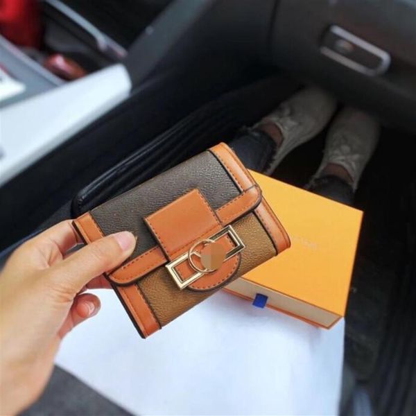 new luxury fashion men women leather wallet lady ladies brown flower letter short letter vintage flower purse with bo2002, Red;black
new luxury fashion men women leather wallet lady ladies brown flower letter short letter vintage flower purse with bo2002, Red;black