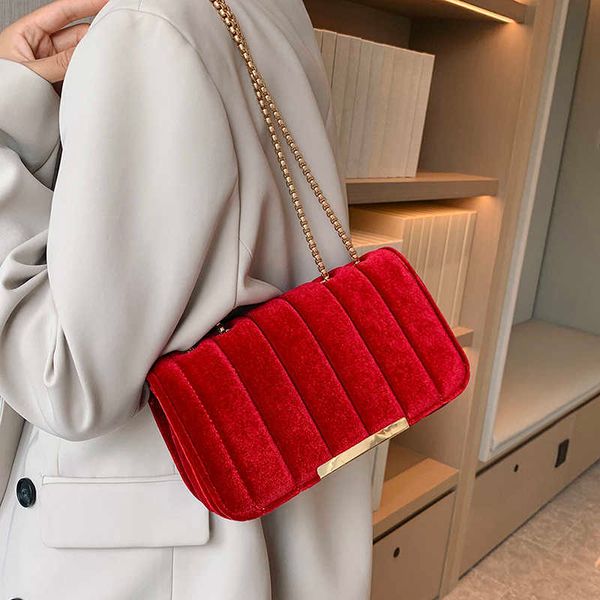 evening bags luxury brand designer velour chain handbag purse women crossbody bags 2022 new trendy shoulder messenger bags tote j230420
evening bags luxury brand designer velour chain handbag purse women crossbody bags 2022 new trendy shoulder messenger bags tote j230420