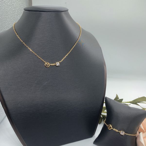 luxury designer pendant necklaces bracelet set designers stainless steel plated v letter for women wedding jewelry, Silver
luxury designer pendant necklaces bracelet set designers stainless steel plated v letter for women wedding jewelry, Silver