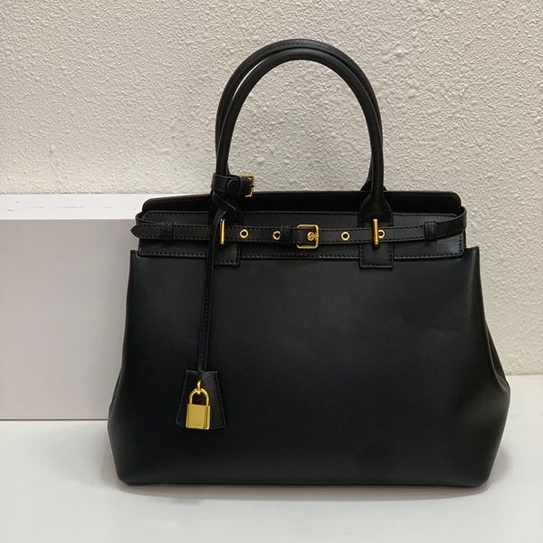 new arrival handheld briefcase with adjustable shoulder straps cowhide material and zippered inner pocket for practical, simple atmospheric
new arrival handheld briefcase with adjustable shoulder straps cowhide material and zippered inner pocket for practical, simple atmospheric