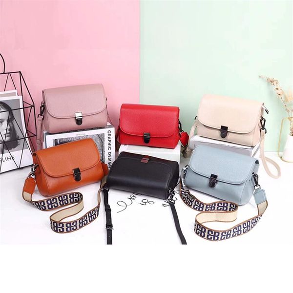 2021 luxurys designers bags women shoulder handbag messenger bag oxidizing leather for girls woman brand1983, Black;red
2021 luxurys designers bags women shoulder handbag messenger bag oxidizing leather for girls woman brand1983, Black;red
