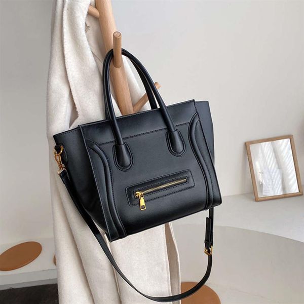 autumn and winter high capacity women's messenger single shoulder versatile tote bag fashion handbag sets for women bags desi292r, Black;red
autumn and winter high capacity women's messenger single shoulder versatile tote bag fashion handbag sets for women bags desi292r, Black;red