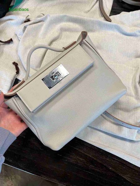 hemres 2023 new mini2424 dumpling bag wing single shoulder messenger handbag double women manual, Black
hemres 2023 new mini2424 dumpling bag wing single shoulder messenger handbag double women manual, Black